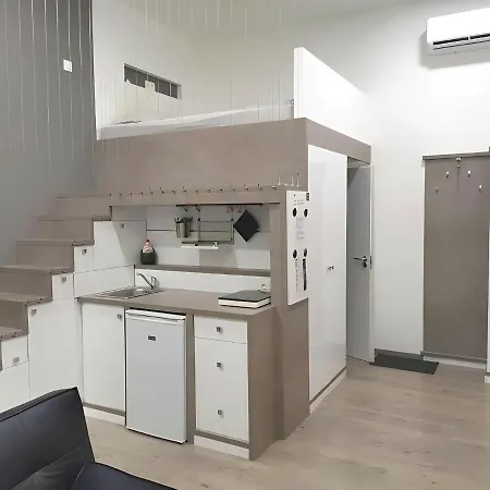 Alisza's Studio Apartment